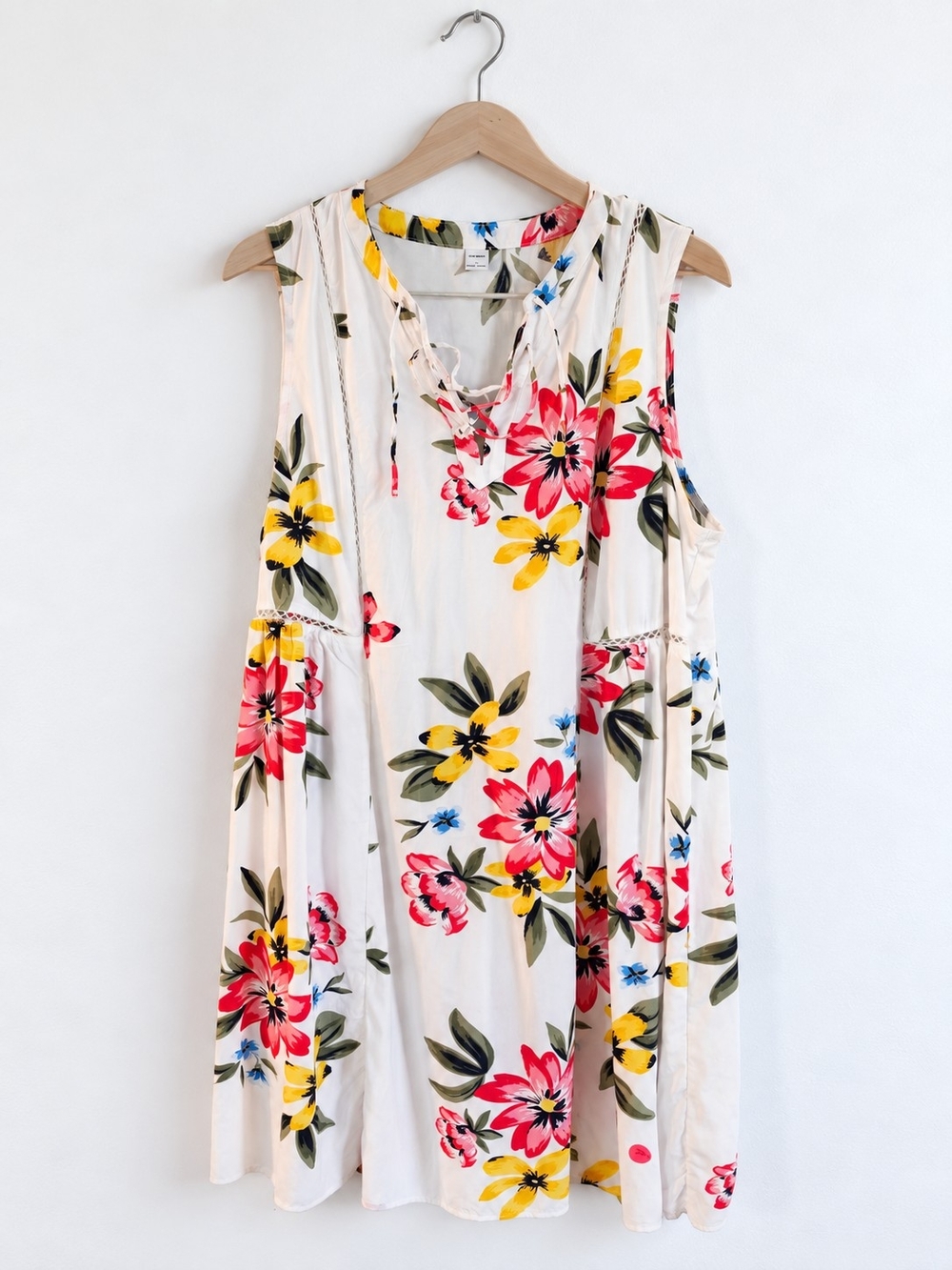 Old Navy Floral Sleeveless Swing Dress